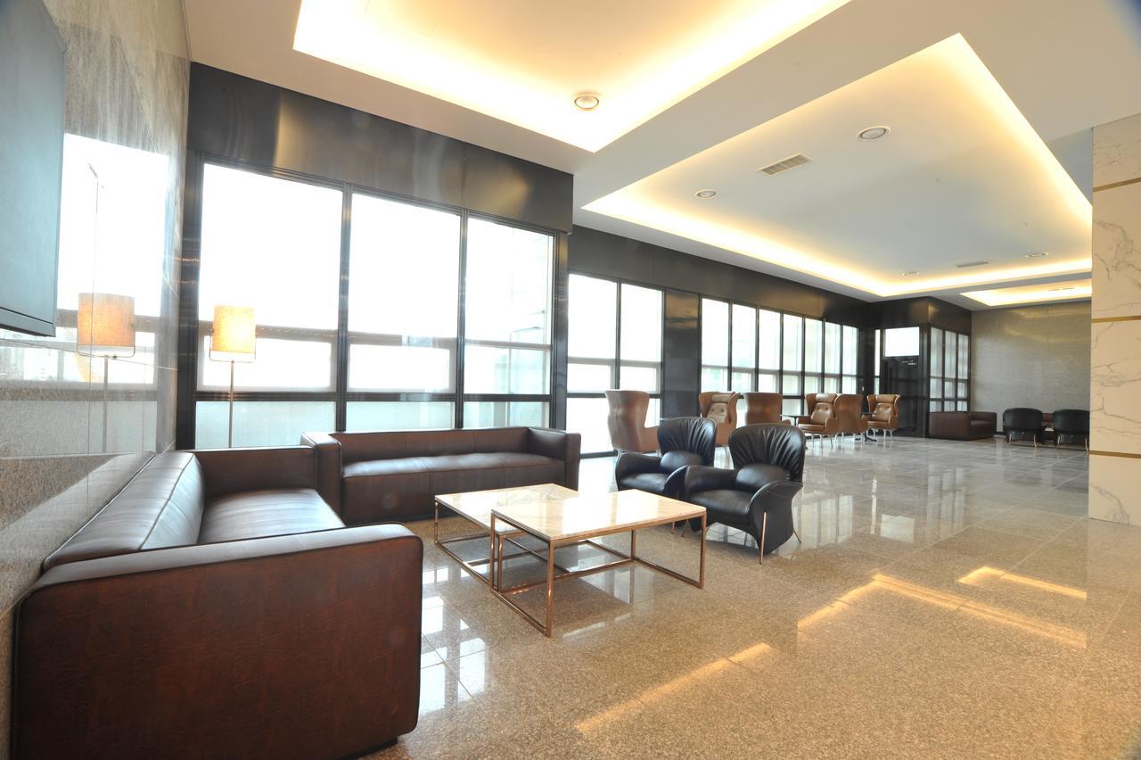 Yongin Central Co-op Hotel Buitenkant foto